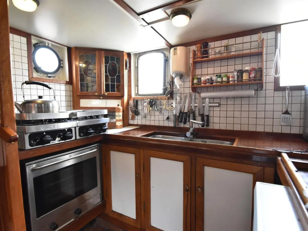 Spacious Yatch Near Forest In 로테르담 0*,  네덜란드