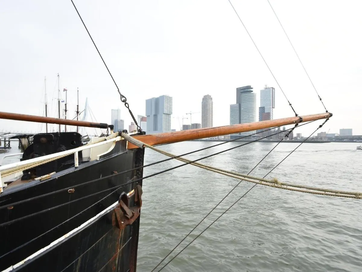 Spacious Yatch Near Forest In 鹿特丹 船屋
