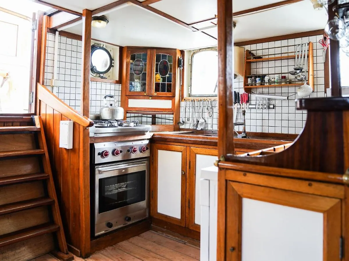 Spacious Yatch Near Forest In 鹿特丹